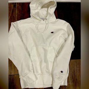 White hoodie from Champion. Pre-owned. Good condition
